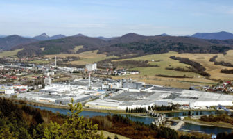 Continental marks 20th anniversary of Slovakian truck tire plant Continental marks 20th anniversary of Slovakian truck tire plant
