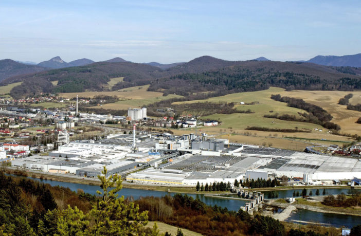 Continental marks 20th anniversary of Slovakian truck tire plant
