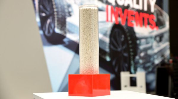 New vulcanization accelerator for tires from Lanxess
