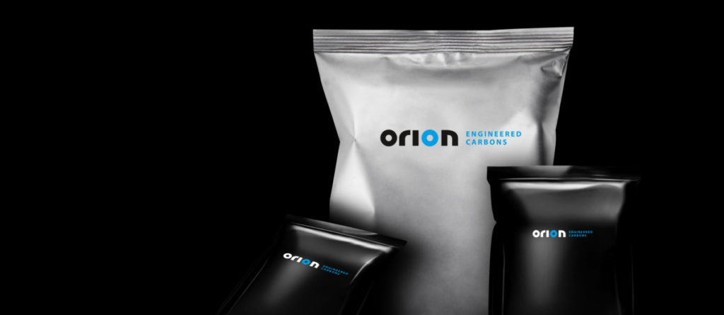 Dust-free carbon black handling