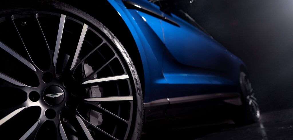 Aston Martin DBX707 equipped with Pirelli tires