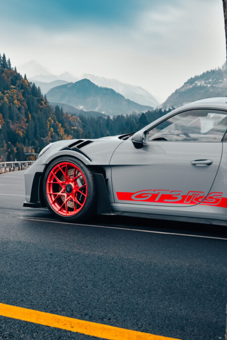 Goodyear Eagle F1 SuperSport R and RS approved for Porsche 911 GT3 RS Porsche 911 GT3 RS equipped with Goodyear's Eagle F1 SuperSport R and RS