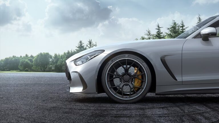 Mercedes-AMG GT Coupé equipped with Hankook Ventus S1 evo Z