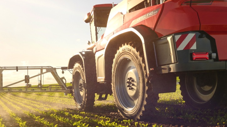 Vredestein launches Traxion CropCare tire for sprayers.