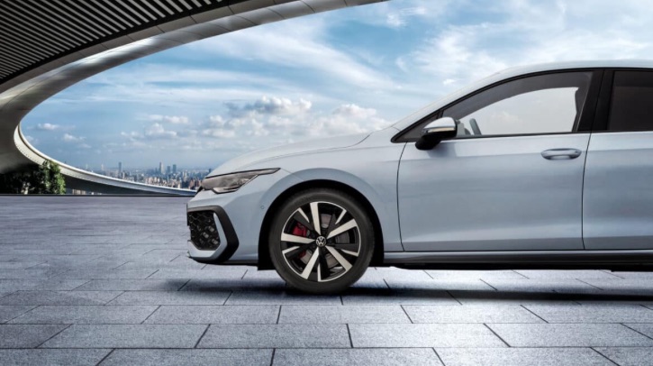 Apollo Vredestein debuts Ultrac+ summer tire