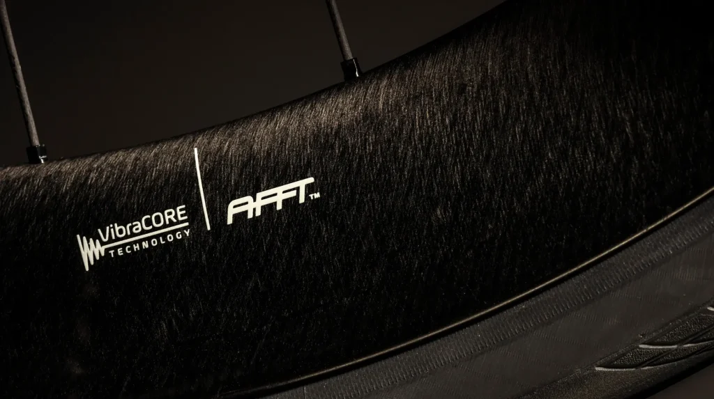 Parcours introduces new high-performance carbon wheels.