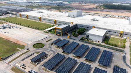 Continental inaugurates expanded Rayong tire plant in Thailand Aerial view of the expanded Continental tire plant in Rayong, Thailand. The building is several stories tall and has large photovoltaic panels and a large parking lot.
