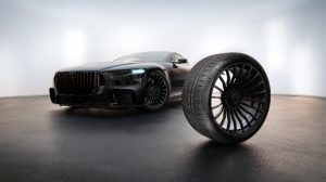 The SportContact 7 Force tire in the foreground with the Brabus BODO in the background.