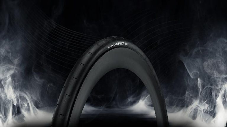 32mm Continental Aero 111 targets aerodynamics and comfort 32mm Continental Aero 111 targets aerodynamics and comfort.